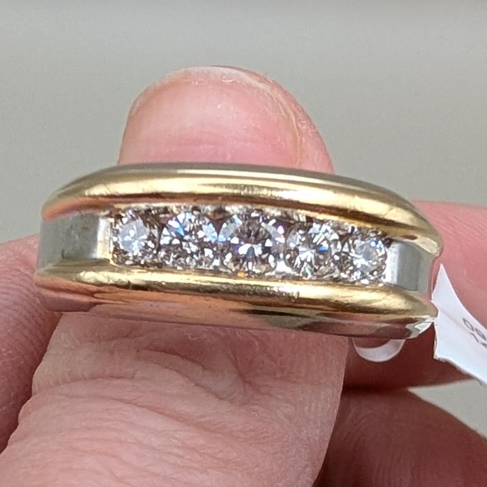 Men’s Wedding Band Ring 7.46 Grams 14K White Gold .70 CT Natural Diamonds